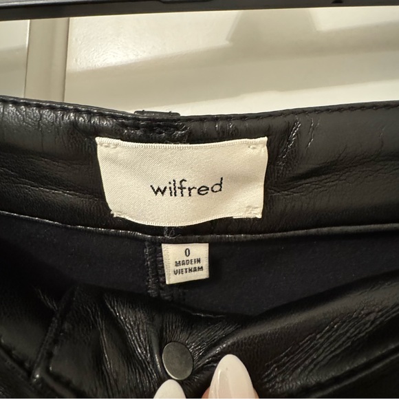 Aritzia Black Leather Fit and Flare Pants - Wilfred Size 0 - Picture 5 of 5